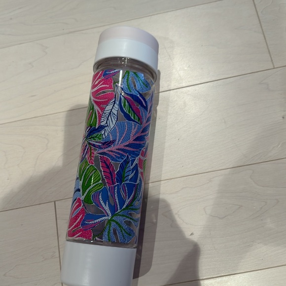 NWT Lilly Pulitzer backpack, and matching water bottle - Picture 4 of 10